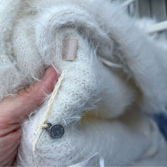 Anthropologie Knitted & Knotted Women's Cardigan Sz small Ivory Fuzzy Knit Cozy - Picture 7 of 7